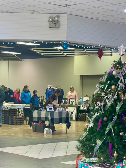 The popular Stettler Mall Markets are back for another season!  A great variety of vendors provide a fantastic shopping experience throughout the fall and winter at Stettler Mall!