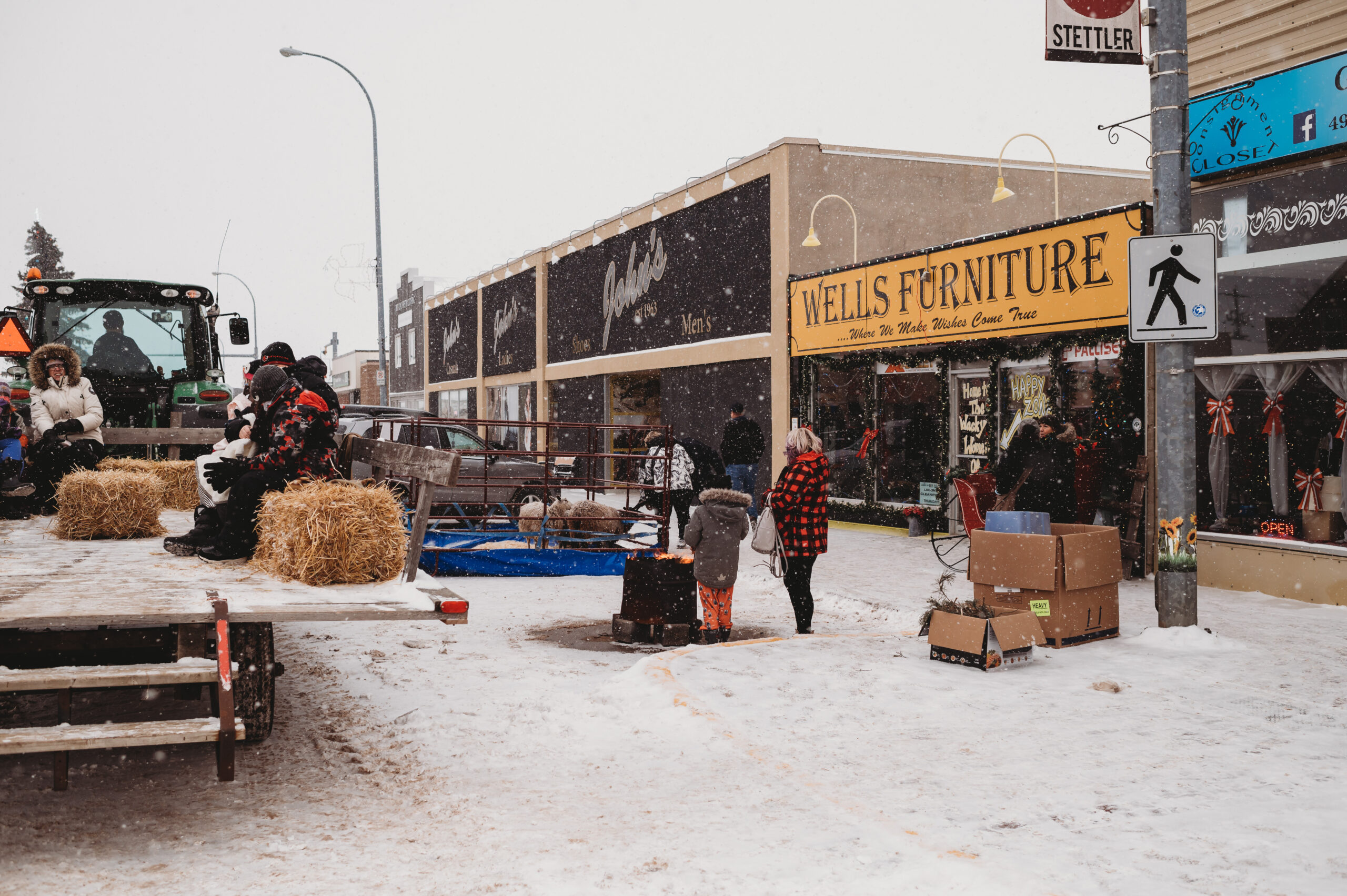 Join the Stettler community for this time-honoured holiday tradition - The Night Before the Night Before on Saturday December 23! A full day of events, shopping and festive fun! 