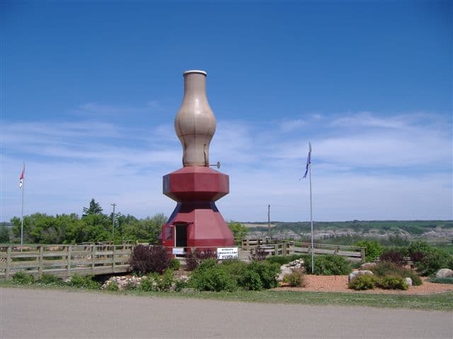 All summer markets will be outside by the World's Largest Lamp from 4:00-8:00p.m. $15/table (except pn July 1 when it will be free) July 1 (Free), July 30, August 27, October 29, December 7 Rain or shine! Bring your own tent, table and chairs. one food vendor on hand for supper items to purchase. This is an open market - homegrown, homemade, yard sale, swap meet and items such as Fifth Avenue, etc, welcome.