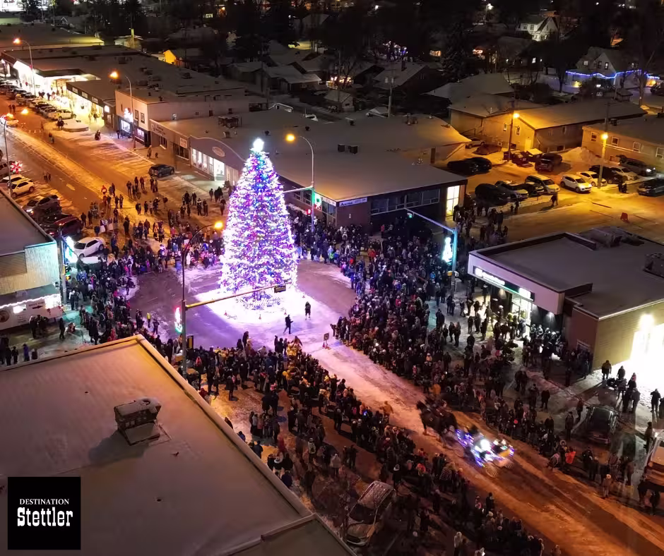 Friday, November 27, 2026 | Stettler, Alberta Kick off the holiday season in Stettler with Moonlight Madness, a beloved local tradition filled with festive fun, great shopping and plenty of Christmas spirit! Enjoy special sales and promotions at participating local businesses, with many stores staying open late so you can shop, save and find something for everyone on your list. Be sure to join family and friends on Main Street for the annual Christmas tree lighting, beginning at 6 PM. Bundle up, grab a hot cocoa and enjoy the twinkling lights, holiday spirit and magic of the season as Stettler comes to life!